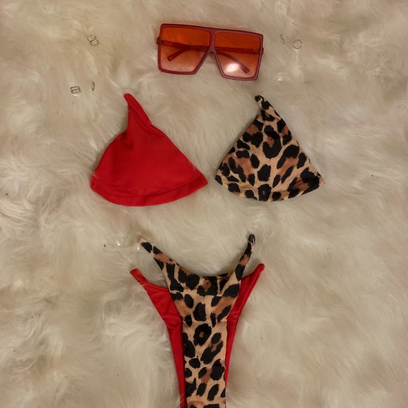 Swim Suits & Shades - Picture 3 of 4